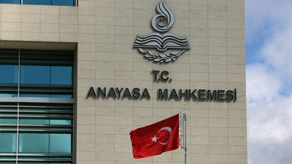Anayasa Mahkemesi'nin, karşı taraf vekalet ücretinin avukata ait olduğuna ilişkin yasa maddesinin iptali istemine ret kararının gerekçesi yayınlandı